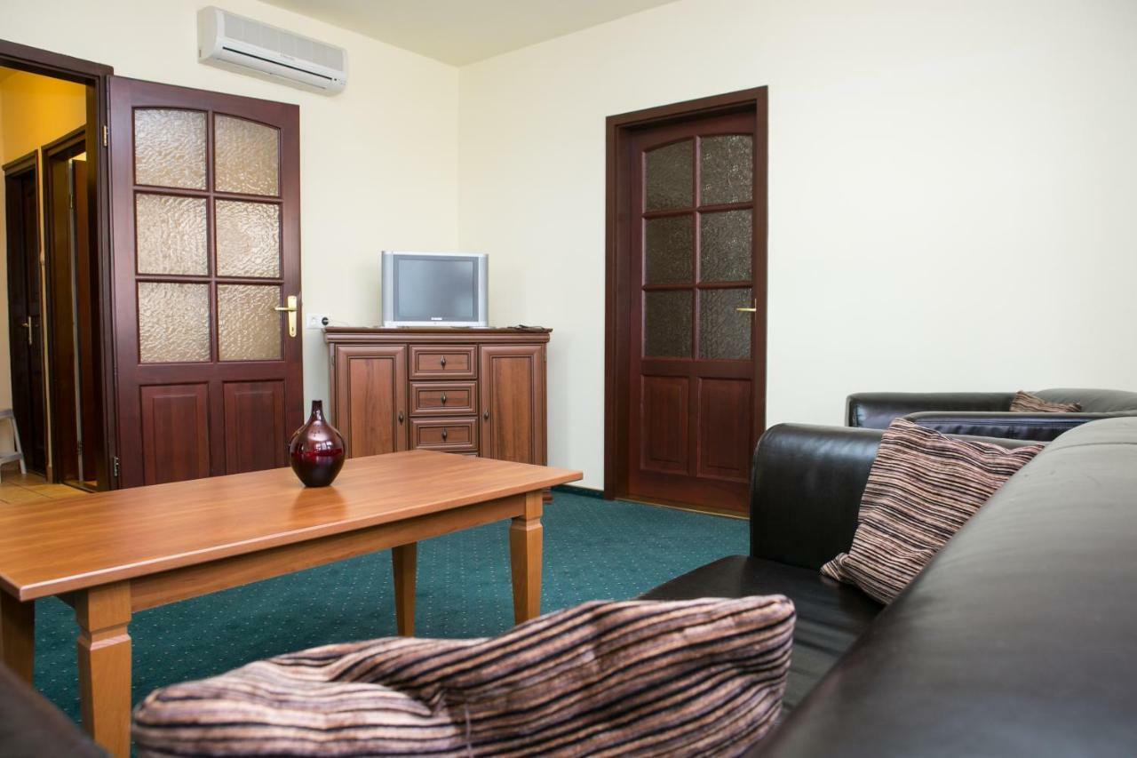 Hotel Fortuna Dávod Εξωτερικό φωτογραφία