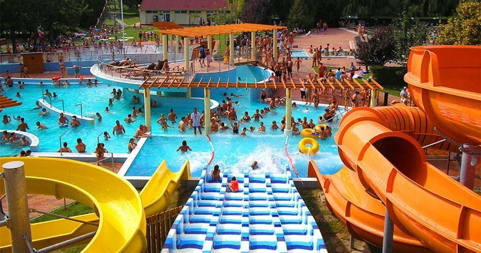Hotel Fortuna Dávod Εξωτερικό φωτογραφία