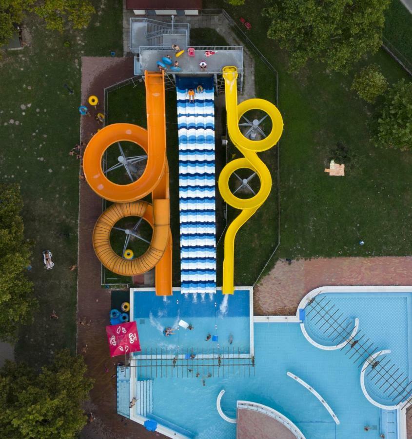 Hotel Fortuna Dávod Εξωτερικό φωτογραφία