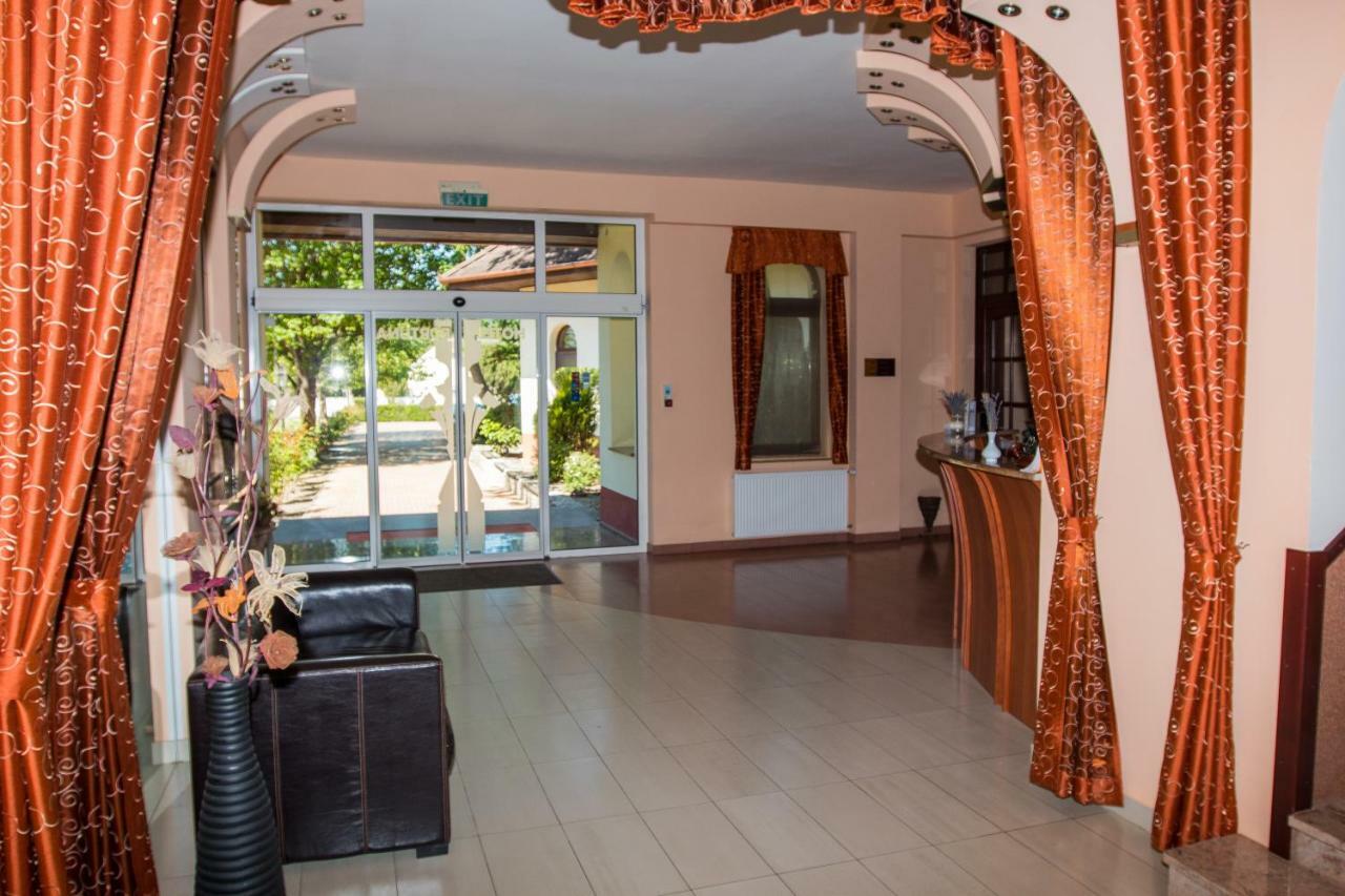 Hotel Fortuna Dávod Εξωτερικό φωτογραφία